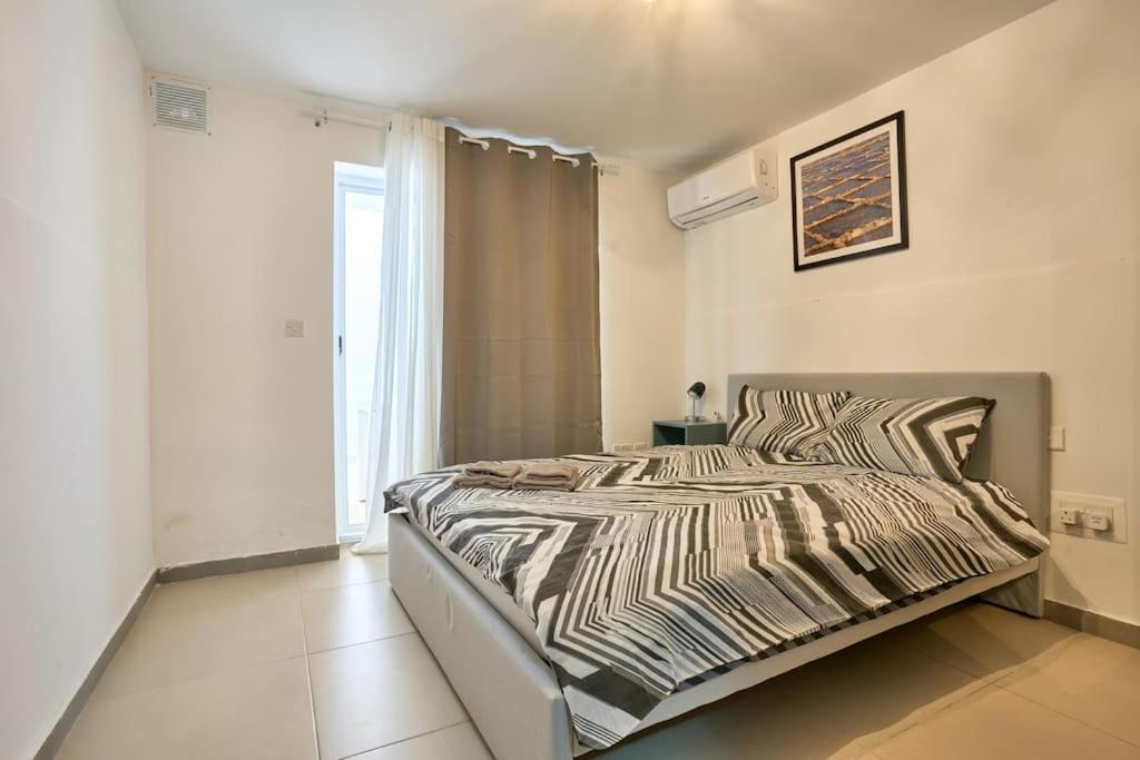 Urban Front - Walking Distance From Paceville And St George Bay Beach Is-Swieqi Экстерьер фото