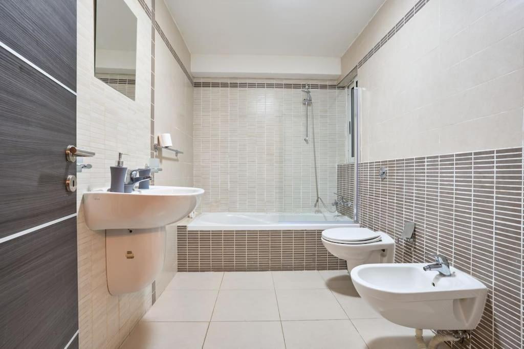 Urban Front - Walking Distance From Paceville And St George Bay Beach Is-Swieqi Экстерьер фото